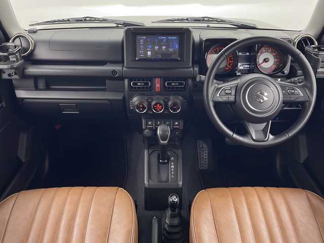 スズキ ジムニー XC 秋田県 2021(令3)年 4.2万km ジャングルグリーン ４WD/KENWOODナビ〈MDV-709BT〉/Bluetooth／地デジTV/USB/SD/DVD/HDMI/Clazzio製レザー調シートカバー/前席シートヒーター/純正マッドフラップ/スズキセーフティサポート/デュアルセンサーブレーキサポート/誤発進抑制機能/車線逸脱警報/ふらつき警報/クルーズコントロール/ヒルディセントコントロール/アンテナ分離型ETC/KENWOODドライブレコーダー〈DRV-MR450〉/ヘッドライトウォッシャー/LEDヘッドライト/スマートキー/スペアキー
