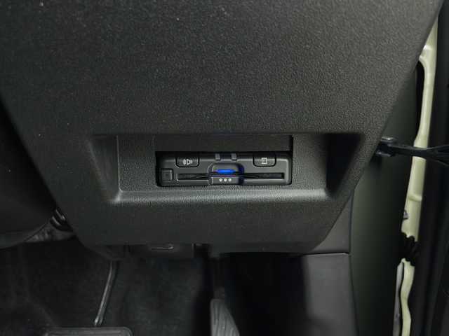 スズキ ジムニー XC 秋田県 2021(令3)年 4.2万km ジャングルグリーン ４WD/KENWOODナビ〈MDV-709BT〉/Bluetooth／地デジTV/USB/SD/DVD/HDMI/Clazzio製レザー調シートカバー/前席シートヒーター/純正マッドフラップ/スズキセーフティサポート/デュアルセンサーブレーキサポート/誤発進抑制機能/車線逸脱警報/ふらつき警報/クルーズコントロール/ヒルディセントコントロール/アンテナ分離型ETC/KENWOODドライブレコーダー〈DRV-MR450〉/ヘッドライトウォッシャー/LEDヘッドライト/スマートキー/スペアキー