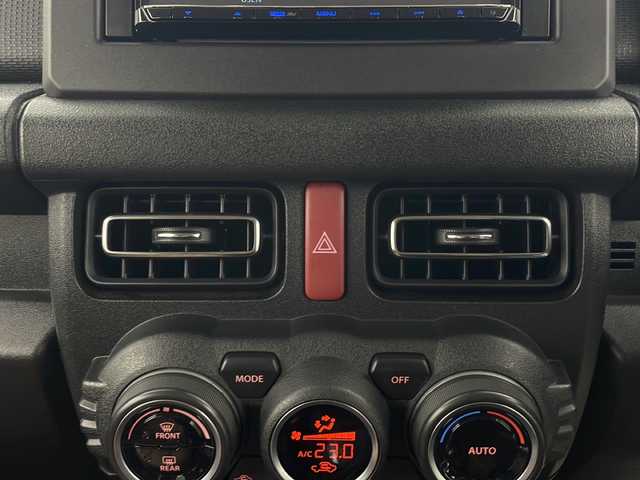 スズキ ジムニー XC 秋田県 2021(令3)年 4.2万km ジャングルグリーン ４WD/KENWOODナビ〈MDV-709BT〉/Bluetooth／地デジTV/USB/SD/DVD/HDMI/Clazzio製レザー調シートカバー/前席シートヒーター/純正マッドフラップ/スズキセーフティサポート/デュアルセンサーブレーキサポート/誤発進抑制機能/車線逸脱警報/ふらつき警報/クルーズコントロール/ヒルディセントコントロール/アンテナ分離型ETC/KENWOODドライブレコーダー〈DRV-MR450〉/ヘッドライトウォッシャー/LEDヘッドライト/スマートキー/スペアキー