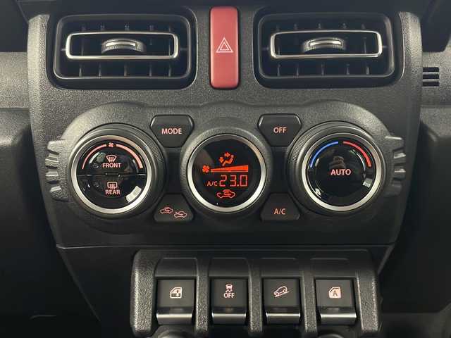 スズキ ジムニー XC 秋田県 2021(令3)年 4.2万km ジャングルグリーン ４WD/KENWOODナビ〈MDV-709BT〉/Bluetooth／地デジTV/USB/SD/DVD/HDMI/Clazzio製レザー調シートカバー/前席シートヒーター/純正マッドフラップ/スズキセーフティサポート/デュアルセンサーブレーキサポート/誤発進抑制機能/車線逸脱警報/ふらつき警報/クルーズコントロール/ヒルディセントコントロール/アンテナ分離型ETC/KENWOODドライブレコーダー〈DRV-MR450〉/ヘッドライトウォッシャー/LEDヘッドライト/スマートキー/スペアキー