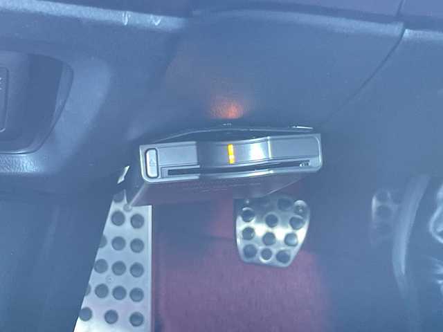 ホンダ シビック タイプR 愛知県 2007(平19)年 13.6万km チャンピオンシップホワイト /禁煙//ディスプレイオーディオ/BT/USB//AppleCarPlay/AndroidAuto/バックカメラ//HKS車高調/Bremboキャリパー/柿本マフラー//革巻きステア//純正18インチAW//LEDヘッドライト/LEDルームランプ//純正フロアマット/ドアバイザー//取扱説明書