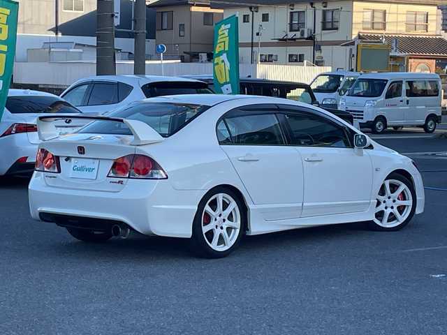 ホンダ シビック タイプR 愛知県 2007(平19)年 13.6万km チャンピオンシップホワイト /禁煙//ディスプレイオーディオ/BT/USB//AppleCarPlay/AndroidAuto/バックカメラ//HKS車高調/Bremboキャリパー/柿本マフラー//革巻きステア//純正18インチAW//LEDヘッドライト/LEDルームランプ//純正フロアマット/ドアバイザー//取扱説明書