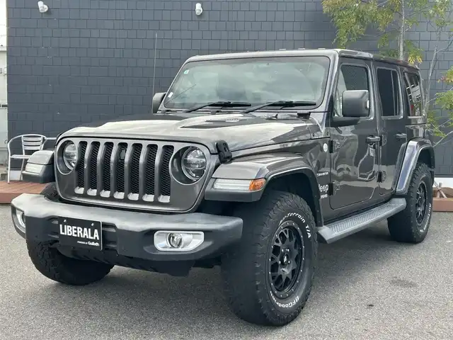 クライスラー・ジープ ジープ ラングラー アンリミテッド サハラ ローンチエディション 滋賀県 2019(平31)年 6.2万km グラニトクリスタル 純正ナビUconnect/BTオーディオ/フルセグTV/AUS/AppleCarPlay/AndroidAuto/USB入力端子/ドライブレコーダー/バックカメラ/ETC2.0/シートヒーター/ステアリングヒーター/クルーズコントロール/MTモード付き/純正フロアマット/社外アルミホイール（BFGoodrich）