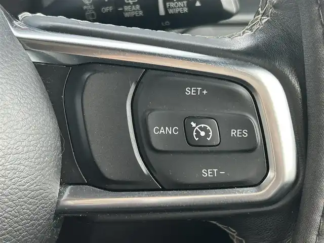 クライスラー・ジープ ジープ ラングラー アンリミテッド サハラ ローンチエディション 滋賀県 2019(平31)年 6.2万km グラニトクリスタル 純正ナビUconnect/BTオーディオ/フルセグTV/AUS/AppleCarPlay/AndroidAuto/USB入力端子/ドライブレコーダー/バックカメラ/ETC2.0/シートヒーター/ステアリングヒーター/クルーズコントロール/MTモード付き/純正フロアマット/社外アルミホイール（BFGoodrich）