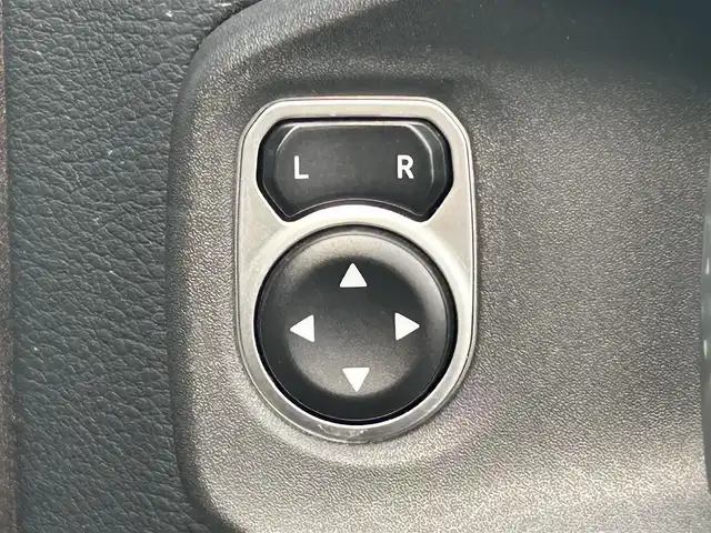 クライスラー・ジープ ジープ ラングラー アンリミテッド サハラ ローンチエディション 滋賀県 2019(平31)年 6.2万km グラニトクリスタル 純正ナビUconnect/BTオーディオ/フルセグTV/AUS/AppleCarPlay/AndroidAuto/USB入力端子/ドライブレコーダー/バックカメラ/ETC2.0/シートヒーター/ステアリングヒーター/クルーズコントロール/MTモード付き/純正フロアマット/社外アルミホイール（BFGoodrich）