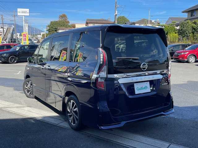 日産 セレナ e－パワー ハイウェイスター V 静岡県 2020(令2)年 4.3万km アズライトブルー ●純正9インチナビ/(フルセグ/CD/DVD/Bluetooth)/(MM320D-L)/●バックカメラ/●プロパイロット/●ブラインドスポットモニター/●インテリジェントエマージェンシーブレーキ/●前後インテリジェントソナー/●電動パーキングブレーキ/●オートブレーキホールド/●LEDヘッドライト＆フォグランプ/●オートライト/●革巻きステアリング/●ステアリングスイッチ/●ETC/●両側パワースライドドア/●片側オートステップ/●スマートキー/●プッシュスタート/●純正フロアマット/●純正16インチアルミホイール/●ダブルSRS＋ABS/●車両取扱説明書/●ナビ取扱説明書