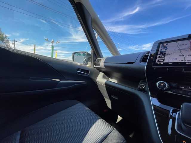 日産 セレナ e－パワー ハイウェイスター V 静岡県 2020(令2)年 4.3万km アズライトブルー ●純正9インチナビ/(フルセグ/CD/DVD/Bluetooth)/(MM320D-L)/●バックカメラ/●プロパイロット/●ブラインドスポットモニター/●インテリジェントエマージェンシーブレーキ/●前後インテリジェントソナー/●電動パーキングブレーキ/●オートブレーキホールド/●LEDヘッドライト＆フォグランプ/●オートライト/●革巻きステアリング/●ステアリングスイッチ/●ETC/●両側パワースライドドア/●片側オートステップ/●スマートキー/●プッシュスタート/●純正フロアマット/●純正16インチアルミホイール/●ダブルSRS＋ABS/●車両取扱説明書/●ナビ取扱説明書