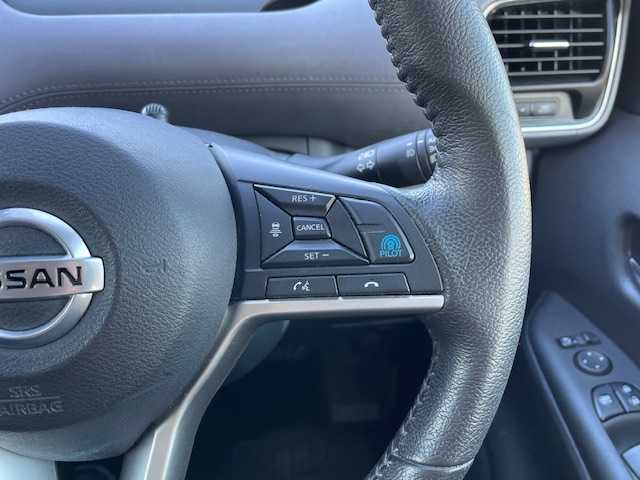 日産 セレナ e－パワー ハイウェイスター V 静岡県 2020(令2)年 4.3万km アズライトブルー ●純正9インチナビ/(フルセグ/CD/DVD/Bluetooth)/(MM320D-L)/●バックカメラ/●プロパイロット/●ブラインドスポットモニター/●インテリジェントエマージェンシーブレーキ/●前後インテリジェントソナー/●電動パーキングブレーキ/●オートブレーキホールド/●LEDヘッドライト＆フォグランプ/●オートライト/●革巻きステアリング/●ステアリングスイッチ/●ETC/●両側パワースライドドア/●片側オートステップ/●スマートキー/●プッシュスタート/●純正フロアマット/●純正16インチアルミホイール/●ダブルSRS＋ABS/●車両取扱説明書/●ナビ取扱説明書