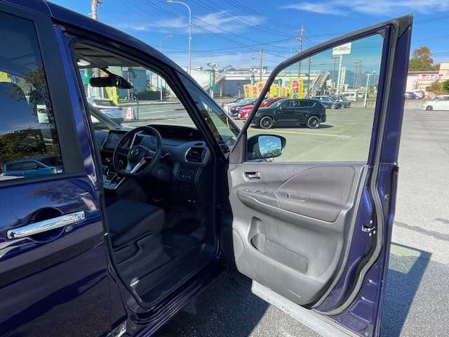 日産 セレナ e－パワー ハイウェイスター V 静岡県 2020(令2)年 4.3万km アズライトブルー ●純正9インチナビ/(フルセグ/CD/DVD/Bluetooth)/(MM320D-L)/●バックカメラ/●プロパイロット/●ブラインドスポットモニター/●インテリジェントエマージェンシーブレーキ/●前後インテリジェントソナー/●電動パーキングブレーキ/●オートブレーキホールド/●LEDヘッドライト＆フォグランプ/●オートライト/●革巻きステアリング/●ステアリングスイッチ/●ETC/●両側パワースライドドア/●片側オートステップ/●スマートキー/●プッシュスタート/●純正フロアマット/●純正16インチアルミホイール/●ダブルSRS＋ABS/●車両取扱説明書/●ナビ取扱説明書