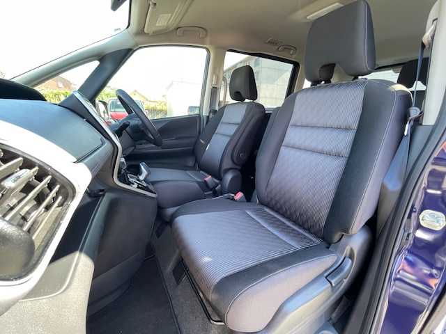 日産 セレナ e－パワー ハイウェイスター V 静岡県 2020(令2)年 4.3万km アズライトブルー ●純正9インチナビ/(フルセグ/CD/DVD/Bluetooth)/(MM320D-L)/●バックカメラ/●プロパイロット/●ブラインドスポットモニター/●インテリジェントエマージェンシーブレーキ/●前後インテリジェントソナー/●電動パーキングブレーキ/●オートブレーキホールド/●LEDヘッドライト＆フォグランプ/●オートライト/●革巻きステアリング/●ステアリングスイッチ/●ETC/●両側パワースライドドア/●片側オートステップ/●スマートキー/●プッシュスタート/●純正フロアマット/●純正16インチアルミホイール/●ダブルSRS＋ABS/●車両取扱説明書/●ナビ取扱説明書