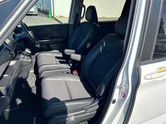 ホンダ フリード ハイブリット G 千葉県 2023(令5)年 4.9万km プラチナホワイトパール １オーナー　９型ナビＶＸＭ－２３７ＶＦＮｉ　Bカメ　両側電動スライドドア　シートヒーター　Ｓパッケージ　コンフォートビューパケ　ドラレコ　７人乗　クルコン　ホンダセンシング　ＵＳＢ　ＢＴ　ＬＥＤライト