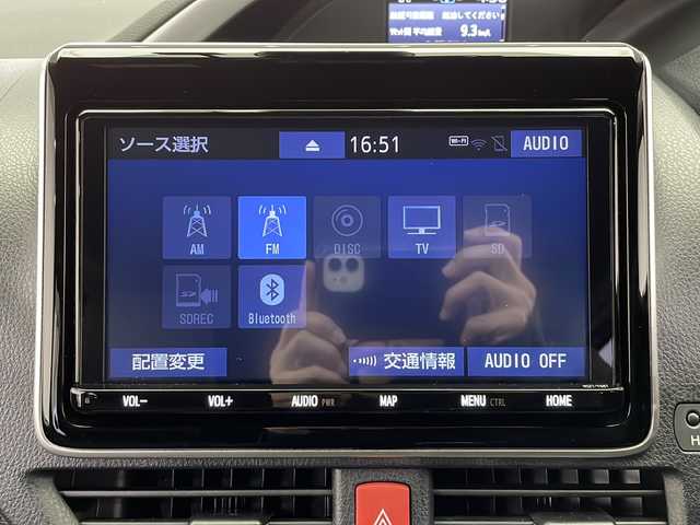 トヨタ ヴォクシー ZS 煌Ⅱ 栃木県 2019(令1)年 4.2万km ブラック 純正ナビ［NSZT-Y68T］/フルセグ再生可/TOYOTA Safety Sense/・プリクラッシュセーフティ/・レーンディパーチャーアラート/・オートマチックハイビーム/・インテリジェントクリアランスソナー/・ドライイブスタートコントロール/バックカメラ/両側パワースライドドア/ビルトインETC2.0/前方ドライブレコーダー/LEDヘッドライト/純正アルミホイール/フロアマット