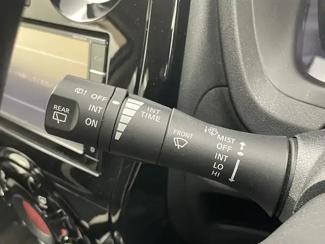日産 ノート X DIG－S 岡山県 2018(平30)年 5.8万km ブリリアントホワイトパール 純正ナビ	(MM318D-W)/【ナビ/フルセグ/Bluetooth/DVD】	/アラウンドビューモニター	/オートハイビーム	/オートライト/ETC		/衝突軽減ブレーキシステム	/車線逸脱防止システム	/横滑り防止装置	/社外ドライブレコーダー（前後）	/コーナーセンサー（前後）	/純正フロアマット	/ステアリングスイッチ	/プッシュスタート	/スマートキー×2	/取扱説明書/踏み間違い防止装置/ISOFIX/チルトステアリング/シートリフター/ウィンカーミラー/ドアバイザー