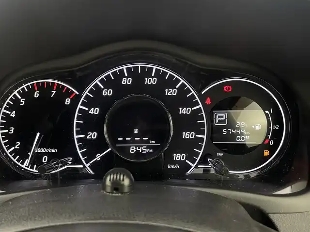 日産 ノート X DIG－S 岡山県 2018(平30)年 5.8万km ブリリアントホワイトパール 純正ナビ	(MM318D-W)/【ナビ/フルセグ/Bluetooth/DVD】	/アラウンドビューモニター	/オートハイビーム	/オートライト/ETC		/衝突軽減ブレーキシステム	/車線逸脱防止システム	/横滑り防止装置	/社外ドライブレコーダー（前後）	/コーナーセンサー（前後）	/純正フロアマット	/ステアリングスイッチ	/プッシュスタート	/スマートキー×2	/取扱説明書/踏み間違い防止装置/ISOFIX/チルトステアリング/シートリフター/ウィンカーミラー/ドアバイザー
