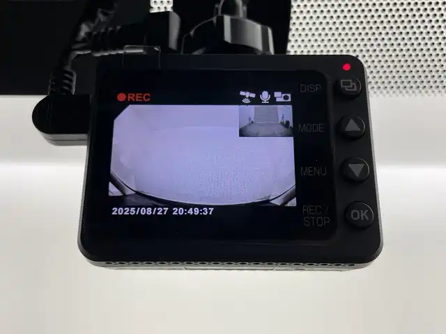 日産 ノート X DIG－S 岡山県 2018(平30)年 5.8万km ブリリアントホワイトパール 純正ナビ	(MM318D-W)/【ナビ/フルセグ/Bluetooth/DVD】	/アラウンドビューモニター	/オートハイビーム	/オートライト/ETC		/衝突軽減ブレーキシステム	/車線逸脱防止システム	/横滑り防止装置	/社外ドライブレコーダー（前後）	/コーナーセンサー（前後）	/純正フロアマット	/ステアリングスイッチ	/プッシュスタート	/スマートキー×2	/取扱説明書/踏み間違い防止装置/ISOFIX/チルトステアリング/シートリフター/ウィンカーミラー/ドアバイザー