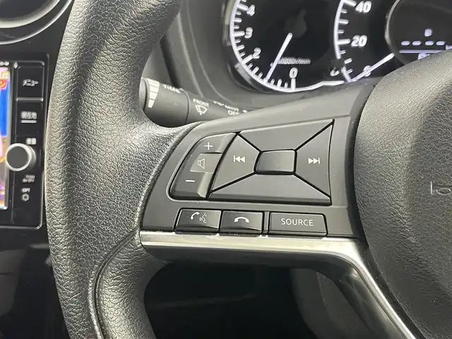 日産 ノート X DIG－S 岡山県 2018(平30)年 5.8万km ブリリアントホワイトパール 純正ナビ	(MM318D-W)/【ナビ/フルセグ/Bluetooth/DVD】	/アラウンドビューモニター	/オートハイビーム	/オートライト/ETC		/衝突軽減ブレーキシステム	/車線逸脱防止システム	/横滑り防止装置	/社外ドライブレコーダー（前後）	/コーナーセンサー（前後）	/純正フロアマット	/ステアリングスイッチ	/プッシュスタート	/スマートキー×2	/取扱説明書/踏み間違い防止装置/ISOFIX/チルトステアリング/シートリフター/ウィンカーミラー/ドアバイザー