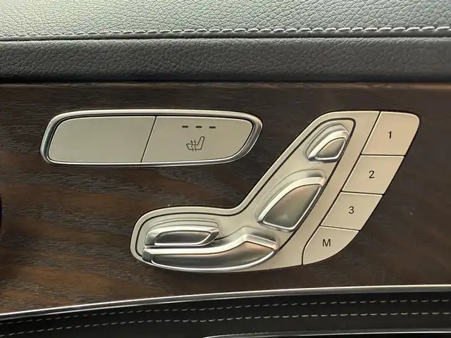 メルセデス・ベンツ Ｃ２００ エクスクルーシブラインリミテッド 静岡県 2015(平27)年 4万km ポーラホワイト ハーフレザーシート/BSM/純正ナビ/(CD/DVD/Bluetooth/フルセグ)/衝突被害軽減システム/バックカメラ/アダプティブクルーズコントロール/レーンキープアシスト/パーキングアシスト/メモリー付パワーシート/シートヒーター/キーレスゴー/ETC/フロアマット/純正17インチアルミホイール/保証書/取説/スペアキー