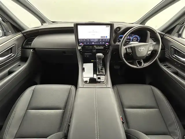 トヨタ アルファード Z 岡山県 2024(令6)年 0.5万km ブラック モデリスタエアロ/純正13インチフリップダウンモニター/ユニバーサルステップ/置くだけ充電/HDMI入力端子（センターコンソールBOX内）/左右独立ムーンルーフ /純正14インチディスプレイオーディオ/コネクティッドナビ対応/HDMI/地デジ/USB//Bluetooth/AppleCarPlay/Androidauto/ETC2.0/パノラミックビューモニター/アクセサリーコンセントAC100V/トヨタセーフティセンス /・プリクラッシュセーフティ/・緊急時操蛇支援/・レーントレーシングアシスト/・レーダークルーズコントロール/・アダプティブハイビーム/ブラインドスポットモニター/前後方ドライブレコーダー/トヨタチームメイト/・アドバンストパーク/・アドバンストドライブ/カラーヘッドアップディスプレイ/三眼LEDヘッドランプ/デジタルインナーミラー/パワーバックドア/合皮シート/快適温熱シート/ベンチレーション/両側パワースライドドア