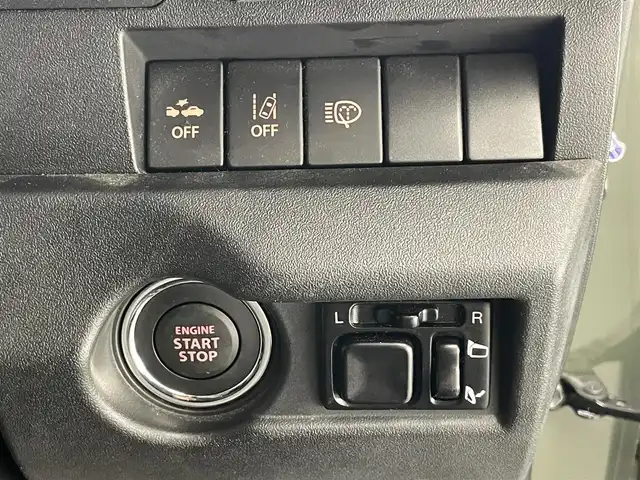 スズキ ジムニー XC 愛知県 2018(平30)年 6.4万km ジャングルグリーン 社外８型ナビ　フルセグＴＶ　禁煙　シートヒーター　クルーズコントロール　デュアルセンサーブレーキ　衝突軽減　車線逸脱　ＬＥＤオートライト　フォグランプ　背面タイヤ　純正マッドフラップ　純正フロアマット