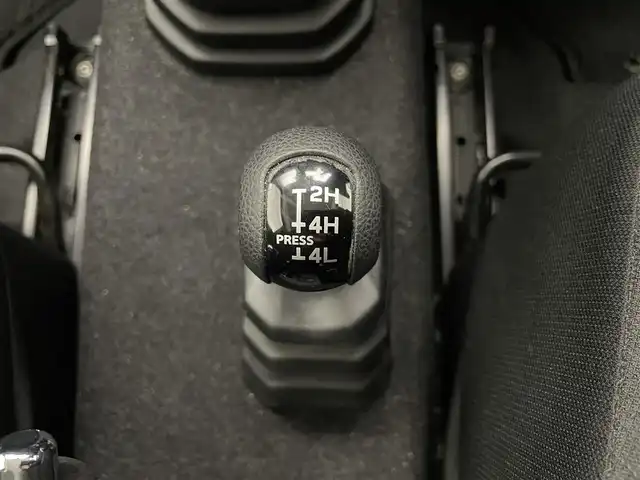 スズキ ジムニー XC 愛知県 2018(平30)年 6.4万km ジャングルグリーン 社外８型ナビ　フルセグＴＶ　禁煙　シートヒーター　クルーズコントロール　デュアルセンサーブレーキ　衝突軽減　車線逸脱　ＬＥＤオートライト　フォグランプ　背面タイヤ　純正マッドフラップ　純正フロアマット