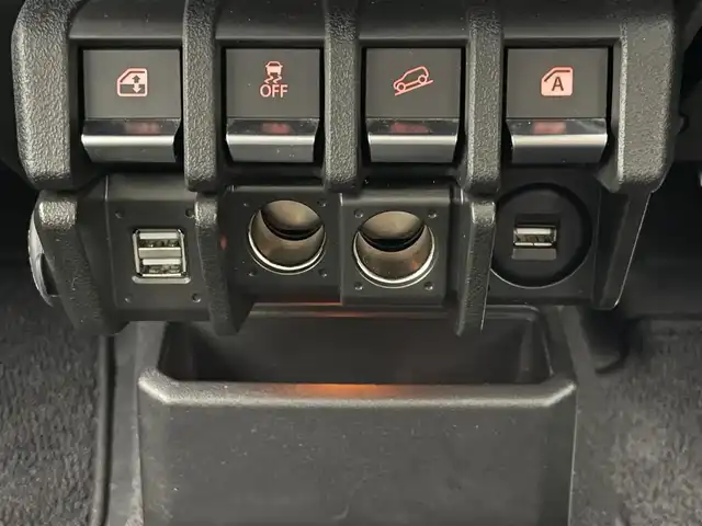 スズキ ジムニー XC 愛知県 2018(平30)年 6.4万km ジャングルグリーン 社外８型ナビ　フルセグＴＶ　禁煙　シートヒーター　クルーズコントロール　デュアルセンサーブレーキ　衝突軽減　車線逸脱　ＬＥＤオートライト　フォグランプ　背面タイヤ　純正マッドフラップ　純正フロアマット