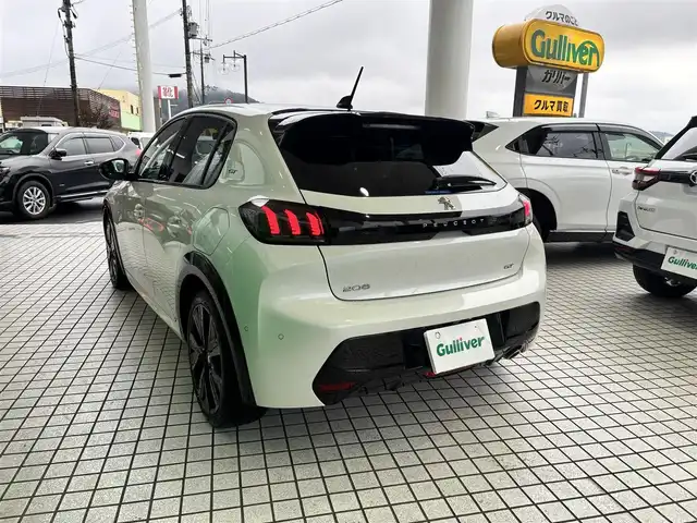 プジョー プジョー ２０８ GT 京都府 2022(令4)年 3万km パールⅡ ワンオーナー/アクティブセーフティブレーキ/レーンボジショニングアシスト/レーンキープアシスト/ブラインドスポットモニター/アクティブクルーズコントロール/パドルシフト/USB端子/純正ディスプレイオーディオ、Bluetooth/Apple car play/Android auto/前席シートヒーター/ステアリングスイッチ/オートライト/LEDヘッドランプ/バックカメラ/ドライブレコーダー/ETC/スペアキー
