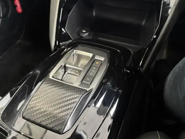 プジョー プジョー ２０８ GT 京都府 2022(令4)年 3万km パールⅡ ワンオーナー/アクティブセーフティブレーキ/レーンボジショニングアシスト/レーンキープアシスト/ブラインドスポットモニター/アクティブクルーズコントロール/パドルシフト/USB端子/純正ディスプレイオーディオ、Bluetooth/Apple car play/Android auto/前席シートヒーター/ステアリングスイッチ/オートライト/LEDヘッドランプ/バックカメラ/ドライブレコーダー/ETC/スペアキー