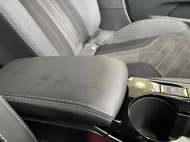 プジョー プジョー ２０８ GT 京都府 2022(令4)年 3万km パールⅡ ワンオーナー/アクティブセーフティブレーキ/レーンボジショニングアシスト/レーンキープアシスト/ブラインドスポットモニター/アクティブクルーズコントロール/パドルシフト/USB端子/純正ディスプレイオーディオ、Bluetooth/Apple car play/Android auto/前席シートヒーター/ステアリングスイッチ/オートライト/LEDヘッドランプ/バックカメラ/ドライブレコーダー/ETC/スペアキー