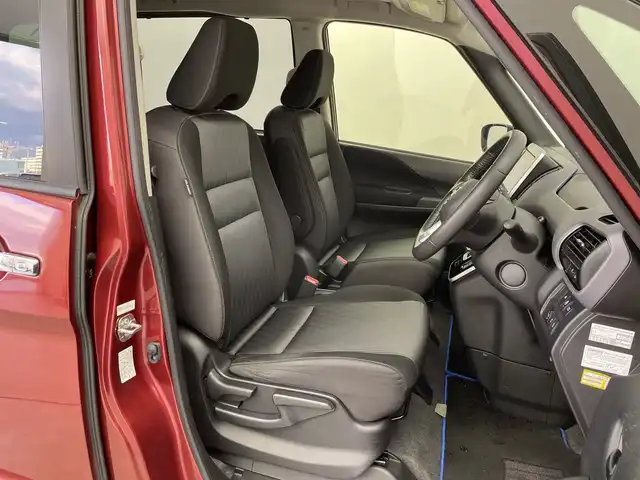 日産 セレナ e－パワー ハイウェイスター V 新潟県 2020(令2)年 6.7万km マルーンレッド 2トーン 純正メモリナビ/　フルセグTV/Bluetooth/CD/DVD/Blu-ray/セーフティパックB/・SRSカーテンエアバッグシステム&サイドエアバッグシステム/・踏み間違い衝突防止アシスト/・インテリジェントパーキングアシスト(駐車支援システム)/・標識検知機能/(進入禁止標識、最高速度標識、一時停止標識)/・インテリジェントアラウンドビューモニター/・インテリジェントDA(ふらつき警報)/・フロント&バックソナー/・インテリジェントルームミラー/・電動パーキングブレーキ/・オートブレーキホールド/・プロパイロット/・インテリジェントLI(車線逸脱防止支援システム)/・ヒーター付ドアミラー/・ステアリングスイッチ/衝突被害軽減ブレーキ/レーダークルーズコントロール/両側パワースライドドア/ドライブレコーダー【DJ4-D】/シートヒーター/ステアリングヒーター/ビルトインETC/前後コーナーセンサー/横滑り防止装置/オートライト