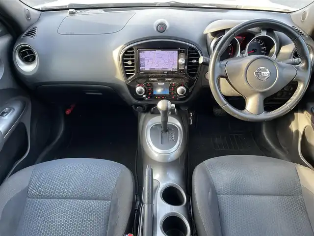 日産 ジューク 15RX 静岡県 2015(平27)年 5.3万km ブリリアントホワイトパール 社外ナビ　/・フルセグＴＶ　/・Ｂｌｕｅｔｏｏｔｈ接続　/・ＤＶＤ再生　/プッシュスタート　/スマートキー　/スペアキー　/オートライト/ＥＴＣ　/アイドリングストップ　/純正フロアマット/取扱説明書/保証書