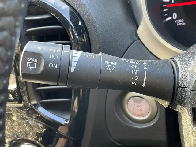 日産 ジューク 15RX 静岡県 2015(平27)年 5.3万km ブリリアントホワイトパール 社外ナビ　/・フルセグＴＶ　/・Ｂｌｕｅｔｏｏｔｈ接続　/・ＤＶＤ再生　/プッシュスタート　/スマートキー　/スペアキー　/オートライト/ＥＴＣ　/アイドリングストップ　/純正フロアマット/取扱説明書/保証書