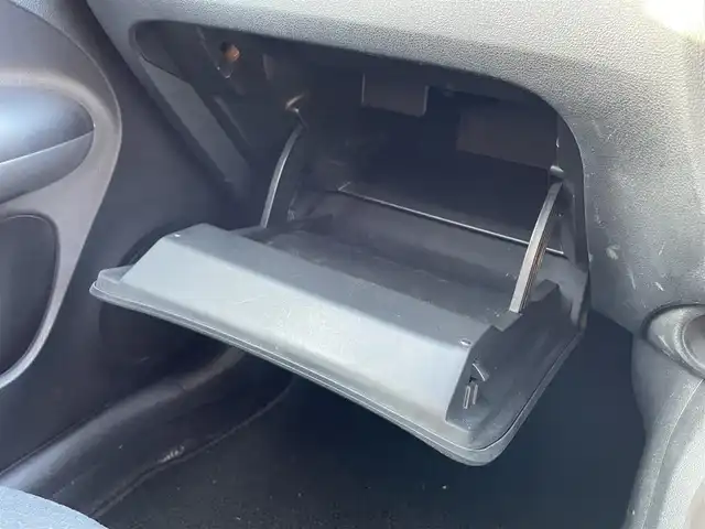 日産 ジューク 15RX 静岡県 2015(平27)年 5.3万km ブリリアントホワイトパール 社外ナビ　/・フルセグＴＶ　/・Ｂｌｕｅｔｏｏｔｈ接続　/・ＤＶＤ再生　/プッシュスタート　/スマートキー　/スペアキー　/オートライト/ＥＴＣ　/アイドリングストップ　/純正フロアマット/取扱説明書/保証書