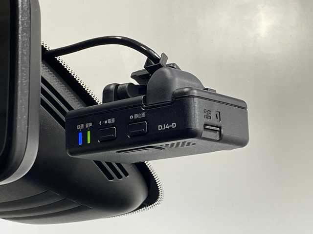 日産 セレナ ハイウェイスター Vセレクション 神奈川県 2018(平30)年 3万km ブリリアントホワイトパール 純正9型SDナビゲーション【MM518D-L】/AM　FM　Bluetooth　CD　DVD/アラウンドビューモニター/純正11型フリップダウンモニター/両側パワースライドドア/プロパイロット/ビルトインETC/純正ドラレコ【DJ4-D】/純正フロアマット/ステアリングスイッチ/電動パーキングブレーキ/ブレーキオートホールド/プッシュスタート/スマートキー/スペアキー/取扱説明書/パーキングアシスト/サンシェード/USB×2/LEDヘッドライト/純正16インチアルミホイル/ドアバイザー/電動格納ミラー/エマージェンシーブレーキ/車線逸脱警報