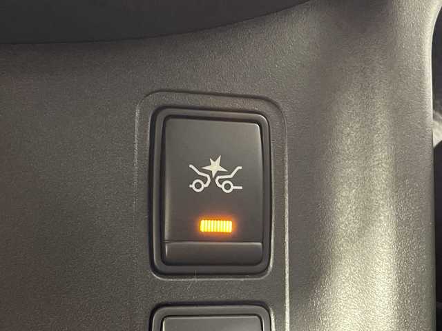 日産 セレナ ハイウェイスター Vセレクション 神奈川県 2018(平30)年 3万km ブリリアントホワイトパール 純正9型SDナビゲーション【MM518D-L】/AM　FM　Bluetooth　CD　DVD/アラウンドビューモニター/純正11型フリップダウンモニター/両側パワースライドドア/プロパイロット/ビルトインETC/純正ドラレコ【DJ4-D】/純正フロアマット/ステアリングスイッチ/電動パーキングブレーキ/ブレーキオートホールド/プッシュスタート/スマートキー/スペアキー/取扱説明書/パーキングアシスト/サンシェード/USB×2/LEDヘッドライト/純正16インチアルミホイル/ドアバイザー/電動格納ミラー/エマージェンシーブレーキ/車線逸脱警報