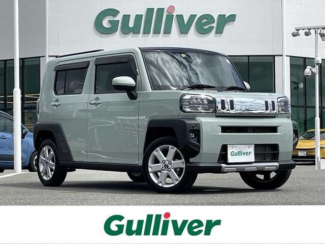 ダイハツ タフト G クロムベンチャー 佐賀県 2023(令5)年 2.5万km セラミックグリーンM ガラスルーフ/純正7型ナビゲーション「NMZK-W72D」/・AM/FM/BT/CD/DVD/フルセグ/・バックカメラ/LEDヘッドライト/・オートマチックハイビーム/シートヒーター「運転席/助手席」/純正15インチアルミホイール/スマートキー/USB入力端子×2/ルーフレール/前方ドライブレコーダー/電動パーキングブレーキ/オートホールド機能/ETC/純正フロアマット/純正ドアバイザー/新車保証書/取扱説明書/スペアキー1本/スマートアシスト/・衝突回避支援ブレーキ機能/・車線逸脱警報機能/・車線逸脱抑制制御機能/・ブレーキ制御付誤発進抑制機能/・先行車発進お知らせ機能/・標識認識機能/・コーナーセンサー