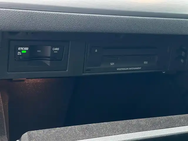 フォルクスワーゲン ゴルフ TDI コンフォートL マイスター 山梨県 2020(令2)年 1.1万km ピュアホワイト ディスカバーＰ　/バーチャルＣＰ　　/カープレイ　/ＢＴ　/フルセグ　　/ジャスチャーＣ　/Ｂカメラ　/ＡＣＣ　/ＬＫＡ　/ＢＳＭ　/スマートキー　/ＥＴＣ　/ドライブレコーダー　/純正１７ＡＷ　/スペアキー