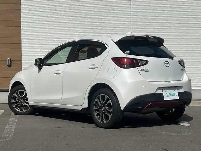 マツダ デミオ XD ツーリング Lパッケージ 秋田県 2015(平27)年 8.3万km スノーフレイクホワイトパールマイカ ターボ/４WD/衝突軽減システム/LEDヘッドライト/純正SDナビ（DVD/CD再生可能）/フルセグ/バックカメラ/マツダ純正１６インチアルミ（夏タイヤ装着）/スマートキー/アイドリングストップ/プッシュスタート/マツダ・レーダークルーズコントロール追従走行無/オートマチックハイビーム/レーンキープアシスト/MTモード付AT/ステアリングスイッチ/ビルトインETC/ブラインドスポットモニター/パドルシフト/純正エンジンスターター/純正フロアマット/社外ドアバイザー/オートライト/オートエアコン/パワーステアリング/パワーウィンドウ/横滑り防止/盗難防止装置/寒冷地仕様/電動格納ウィンカーミラー/キーレスエントリー/保証書/取扱説明書/記録簿/スペアキー1本有