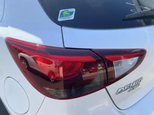 マツダ デミオ XD ツーリング Lパッケージ 秋田県 2015(平27)年 8.3万km スノーフレイクホワイトパールマイカ ターボ/４WD/衝突軽減システム/LEDヘッドライト/純正SDナビ（DVD/CD再生可能）/フルセグ/バックカメラ/マツダ純正１６インチアルミ（夏タイヤ装着）/スマートキー/アイドリングストップ/プッシュスタート/マツダ・レーダークルーズコントロール追従走行無/オートマチックハイビーム/レーンキープアシスト/MTモード付AT/ステアリングスイッチ/ビルトインETC/ブラインドスポットモニター/パドルシフト/純正エンジンスターター/純正フロアマット/社外ドアバイザー/オートライト/オートエアコン/パワーステアリング/パワーウィンドウ/横滑り防止/盗難防止装置/寒冷地仕様/電動格納ウィンカーミラー/キーレスエントリー/保証書/取扱説明書/記録簿/スペアキー1本有