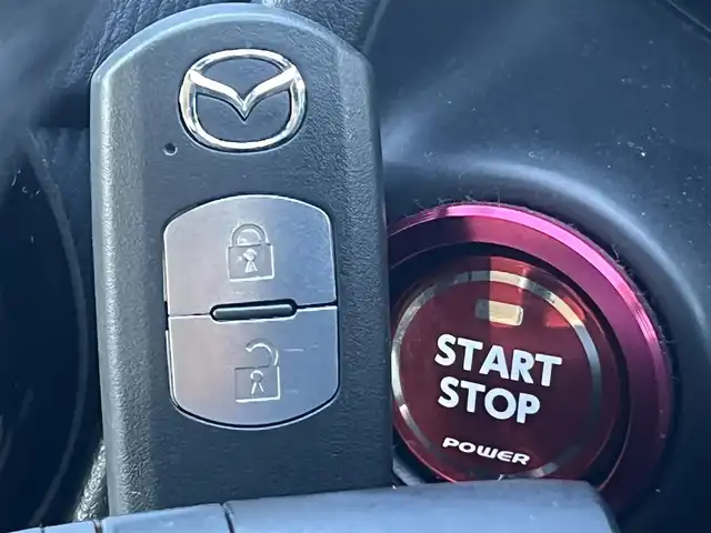 マツダ デミオ XD ツーリング Lパッケージ 秋田県 2015(平27)年 8.3万km スノーフレイクホワイトパールマイカ ターボ/４WD/衝突軽減システム/LEDヘッドライト/純正SDナビ（DVD/CD再生可能）/フルセグ/バックカメラ/マツダ純正１６インチアルミ（夏タイヤ装着）/スマートキー/アイドリングストップ/プッシュスタート/マツダ・レーダークルーズコントロール追従走行無/オートマチックハイビーム/レーンキープアシスト/MTモード付AT/ステアリングスイッチ/ビルトインETC/ブラインドスポットモニター/パドルシフト/純正エンジンスターター/純正フロアマット/社外ドアバイザー/オートライト/オートエアコン/パワーステアリング/パワーウィンドウ/横滑り防止/盗難防止装置/寒冷地仕様/電動格納ウィンカーミラー/キーレスエントリー/保証書/取扱説明書/記録簿/スペアキー1本有