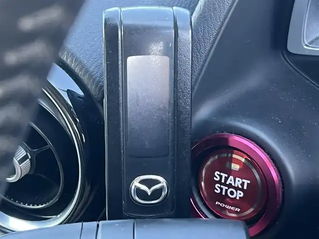 マツダ デミオ XD ツーリング Lパッケージ 秋田県 2015(平27)年 8.3万km スノーフレイクホワイトパールマイカ ターボ/４WD/衝突軽減システム/LEDヘッドライト/純正SDナビ（DVD/CD再生可能）/フルセグ/バックカメラ/マツダ純正１６インチアルミ（夏タイヤ装着）/スマートキー/アイドリングストップ/プッシュスタート/マツダ・レーダークルーズコントロール追従走行無/オートマチックハイビーム/レーンキープアシスト/MTモード付AT/ステアリングスイッチ/ビルトインETC/ブラインドスポットモニター/パドルシフト/純正エンジンスターター/純正フロアマット/社外ドアバイザー/オートライト/オートエアコン/パワーステアリング/パワーウィンドウ/横滑り防止/盗難防止装置/寒冷地仕様/電動格納ウィンカーミラー/キーレスエントリー/保証書/取扱説明書/記録簿/スペアキー1本有