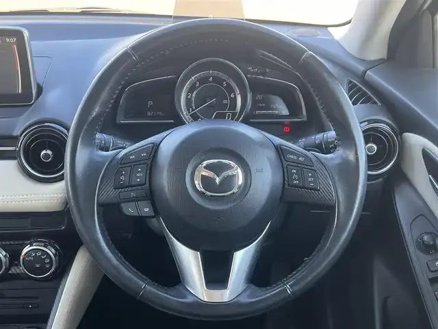 マツダ デミオ XD ツーリング Lパッケージ 秋田県 2015(平27)年 8.3万km スノーフレイクホワイトパールマイカ ターボ/４WD/衝突軽減システム/LEDヘッドライト/純正SDナビ（DVD/CD再生可能）/フルセグ/バックカメラ/マツダ純正１６インチアルミ（夏タイヤ装着）/スマートキー/アイドリングストップ/プッシュスタート/マツダ・レーダークルーズコントロール追従走行無/オートマチックハイビーム/レーンキープアシスト/MTモード付AT/ステアリングスイッチ/ビルトインETC/ブラインドスポットモニター/パドルシフト/純正エンジンスターター/純正フロアマット/社外ドアバイザー/オートライト/オートエアコン/パワーステアリング/パワーウィンドウ/横滑り防止/盗難防止装置/寒冷地仕様/電動格納ウィンカーミラー/キーレスエントリー/保証書/取扱説明書/記録簿/スペアキー1本有