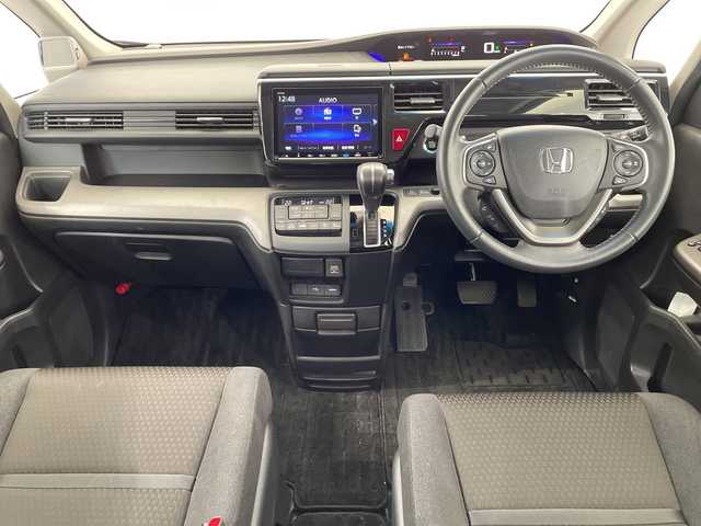 ホンダ ステップワゴン スパーダ ホンダセンシング 栃木県 2020(令2)年 4.3万km モダンスティールM 純正メモリナビ/(フルセグTV・Bluetooth・CD・DVD・AppleCarPlay・USB・SD)/バックカメラ/純正後席モニター/ホンダセンシング/ ・衝突軽減ブレーキ/ ・レーンキープアシスト/両側パワースライドドア/わくわくゲート/前方ドライブレコーダー/LEDヘッドライト/オートライト/パドルシフト/純正アルミホイール/純正フロアマット/ウォークスルー/スマートキー