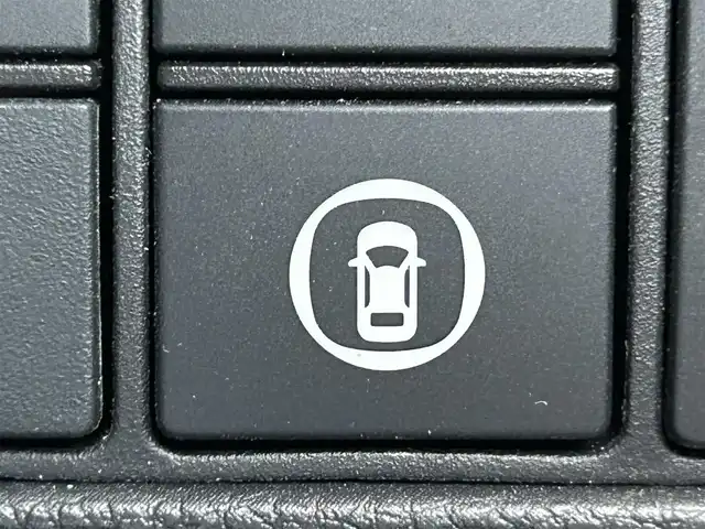 ホンダ ヴェゼル ハイブリッド e:HEV X 岡山県 2022(令4)年 7.7万km メテオロイドグレーメタリック 登録時走行距離76750km/純正9インチナビ/(RADIO/TV/USB/Bluetooth)/ホンダセンシング/・衝突軽減ブレーキ(CMBS)/・アダプティブクルーズコントロール(ACC)/・車線維持支援システム(LKAS)/・オートハイビーム/・先行車発進お知らせ機能/バックカメラ/ビルトインETC2.0/ヒルディセントコントロール/パーキングセンサー/電子制御パーキングブレーキ/オートマチックハイビーム/ドライブレコーダー/ヘッドライトレベライザー/ステアリングスイッチ/純正16インチアルミホイール/プッシュスタート/スマートキー