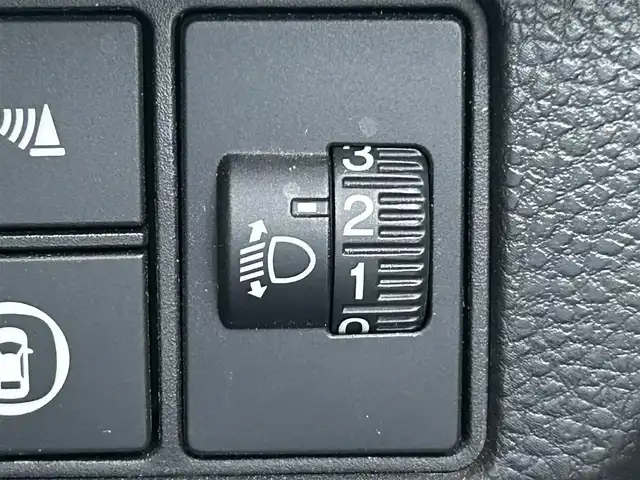 ホンダ ヴェゼル ハイブリッド e:HEV X 岡山県 2022(令4)年 7.7万km メテオロイドグレーメタリック 登録時走行距離76750km/純正9インチナビ/(RADIO/TV/USB/Bluetooth)/ホンダセンシング/・衝突軽減ブレーキ(CMBS)/・アダプティブクルーズコントロール(ACC)/・車線維持支援システム(LKAS)/・オートハイビーム/・先行車発進お知らせ機能/バックカメラ/ビルトインETC2.0/ヒルディセントコントロール/パーキングセンサー/電子制御パーキングブレーキ/オートマチックハイビーム/ドライブレコーダー/ヘッドライトレベライザー/ステアリングスイッチ/純正16インチアルミホイール/プッシュスタート/スマートキー