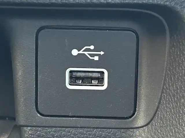 ホンダ ヴェゼル ハイブリッド e:HEV X 岡山県 2022(令4)年 7.7万km メテオロイドグレーメタリック 登録時走行距離76750km/純正9インチナビ/(RADIO/TV/USB/Bluetooth)/ホンダセンシング/・衝突軽減ブレーキ(CMBS)/・アダプティブクルーズコントロール(ACC)/・車線維持支援システム(LKAS)/・オートハイビーム/・先行車発進お知らせ機能/バックカメラ/ビルトインETC2.0/ヒルディセントコントロール/パーキングセンサー/電子制御パーキングブレーキ/オートマチックハイビーム/ドライブレコーダー/ヘッドライトレベライザー/ステアリングスイッチ/純正16インチアルミホイール/プッシュスタート/スマートキー