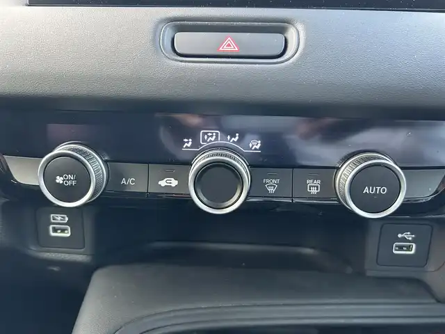 ホンダ ヴェゼル ハイブリッド e:HEV X 岡山県 2022(令4)年 7.7万km メテオロイドグレーメタリック 登録時走行距離76750km/純正9インチナビ/(RADIO/TV/USB/Bluetooth)/ホンダセンシング/・衝突軽減ブレーキ(CMBS)/・アダプティブクルーズコントロール(ACC)/・車線維持支援システム(LKAS)/・オートハイビーム/・先行車発進お知らせ機能/バックカメラ/ビルトインETC2.0/ヒルディセントコントロール/パーキングセンサー/電子制御パーキングブレーキ/オートマチックハイビーム/ドライブレコーダー/ヘッドライトレベライザー/ステアリングスイッチ/純正16インチアルミホイール/プッシュスタート/スマートキー