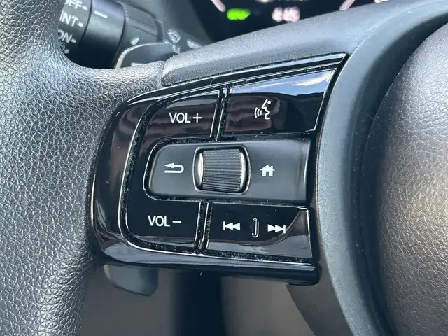 ホンダ ヴェゼル ハイブリッド e:HEV X 岡山県 2022(令4)年 7.7万km メテオロイドグレーメタリック 登録時走行距離76750km/純正9インチナビ/(RADIO/TV/USB/Bluetooth)/ホンダセンシング/・衝突軽減ブレーキ(CMBS)/・アダプティブクルーズコントロール(ACC)/・車線維持支援システム(LKAS)/・オートハイビーム/・先行車発進お知らせ機能/バックカメラ/ビルトインETC2.0/ヒルディセントコントロール/パーキングセンサー/電子制御パーキングブレーキ/オートマチックハイビーム/ドライブレコーダー/ヘッドライトレベライザー/ステアリングスイッチ/純正16インチアルミホイール/プッシュスタート/スマートキー