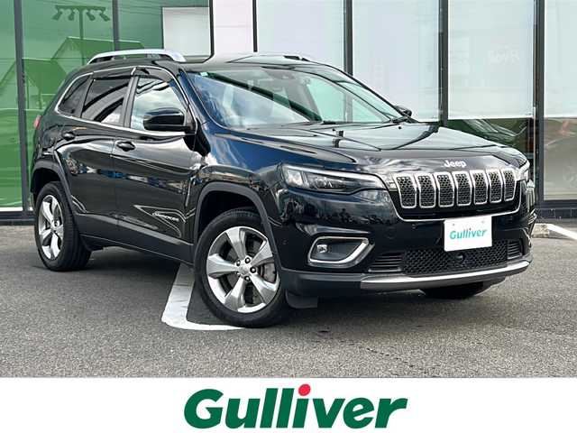 クライスラー・ジープ ジープ チェロキー リミテッド 岐阜県 2020(令2)年 5.3万km 黒 登録時走行距離52778km/純正ナビ/バックモニター/ターボ車/パドルシフト/レザーシート/純正フロアマット/純正アルミホイール/ドアバイザー/ルーフレール/パーキングアシスト/パワーシート/スマートキー/プッシュスタート/Bluetooth接続/AUX接続/LEDヘッドライト/コーナーセンサー/電動リアゲート/スタッドレスタイヤ車載
