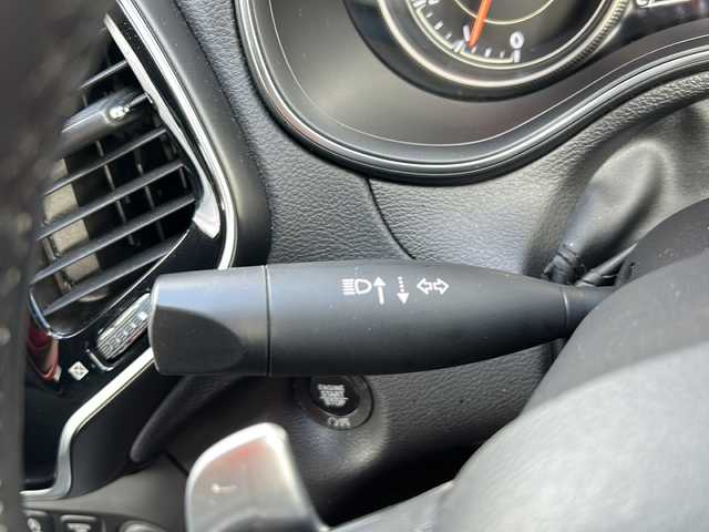 クライスラー・ジープ ジープ チェロキー リミテッド 岐阜県 2020(令2)年 5.3万km 黒 登録時走行距離52778km/純正ナビ/バックモニター/ターボ車/パドルシフト/レザーシート/純正フロアマット/純正アルミホイール/ドアバイザー/ルーフレール/パーキングアシスト/パワーシート/スマートキー/プッシュスタート/Bluetooth接続/AUX接続/LEDヘッドライト/コーナーセンサー/電動リアゲート/スタッドレスタイヤ車載