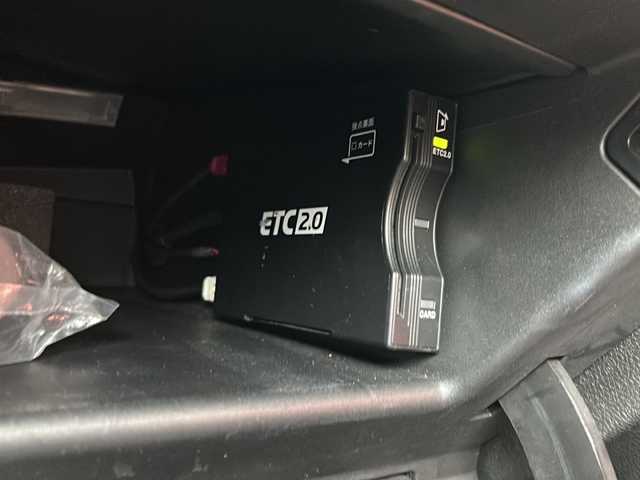 クライスラー・ジープ ジープ チェロキー リミテッド 岐阜県 2020(令2)年 5.3万km 黒 登録時走行距離52778km/純正ナビ/バックモニター/ターボ車/パドルシフト/レザーシート/純正フロアマット/純正アルミホイール/ドアバイザー/ルーフレール/パーキングアシスト/パワーシート/スマートキー/プッシュスタート/Bluetooth接続/AUX接続/LEDヘッドライト/コーナーセンサー/電動リアゲート/スタッドレスタイヤ車載